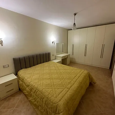 公寓 Apartamentagollitirana 地拉那